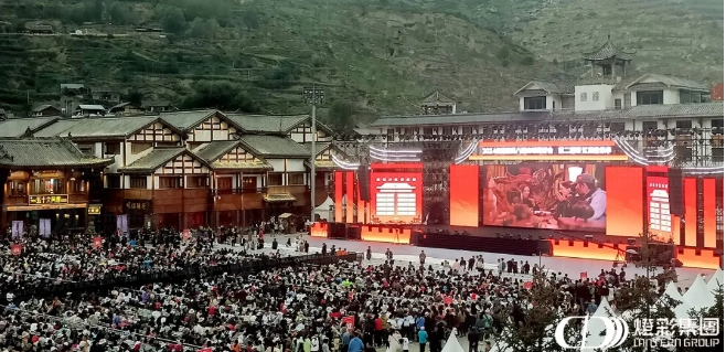 松潘第八届古城花灯会：璀璨绽放的文化盛典