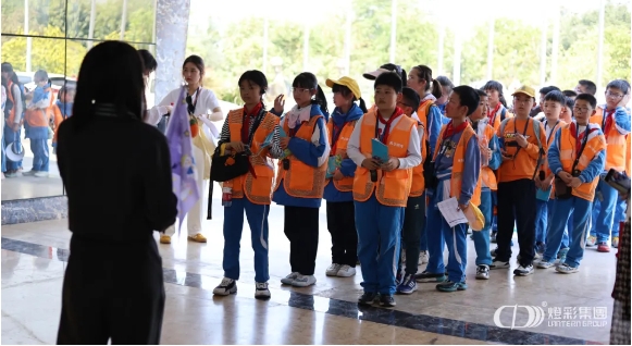 邂逅灯彩魅力，点亮童心梦想 | 泡桐树小学西区学子研学之旅