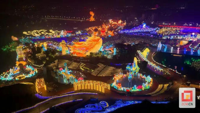 华灯映世 光耀盐都——写在第32届自贡国际恐龙灯会正式亮灯之际