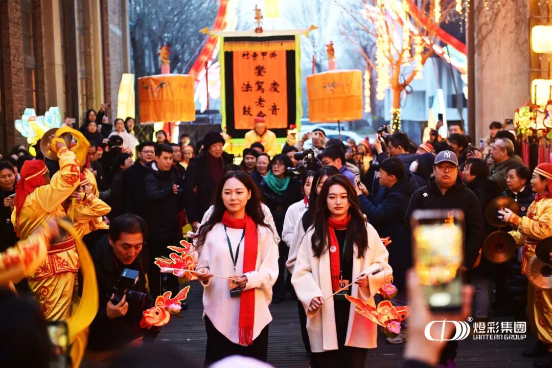 自贡灯彩点亮北洋校园 以灯为媒架起中外文化交流之桥